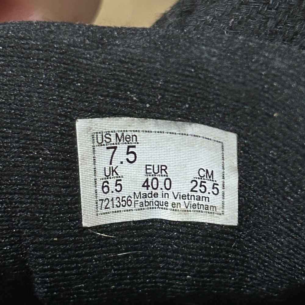 VANS - Picture 6 of 7